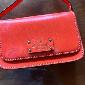 Kate Spade NY
Wellesley Small Fynn Leather
Crossbody Bag